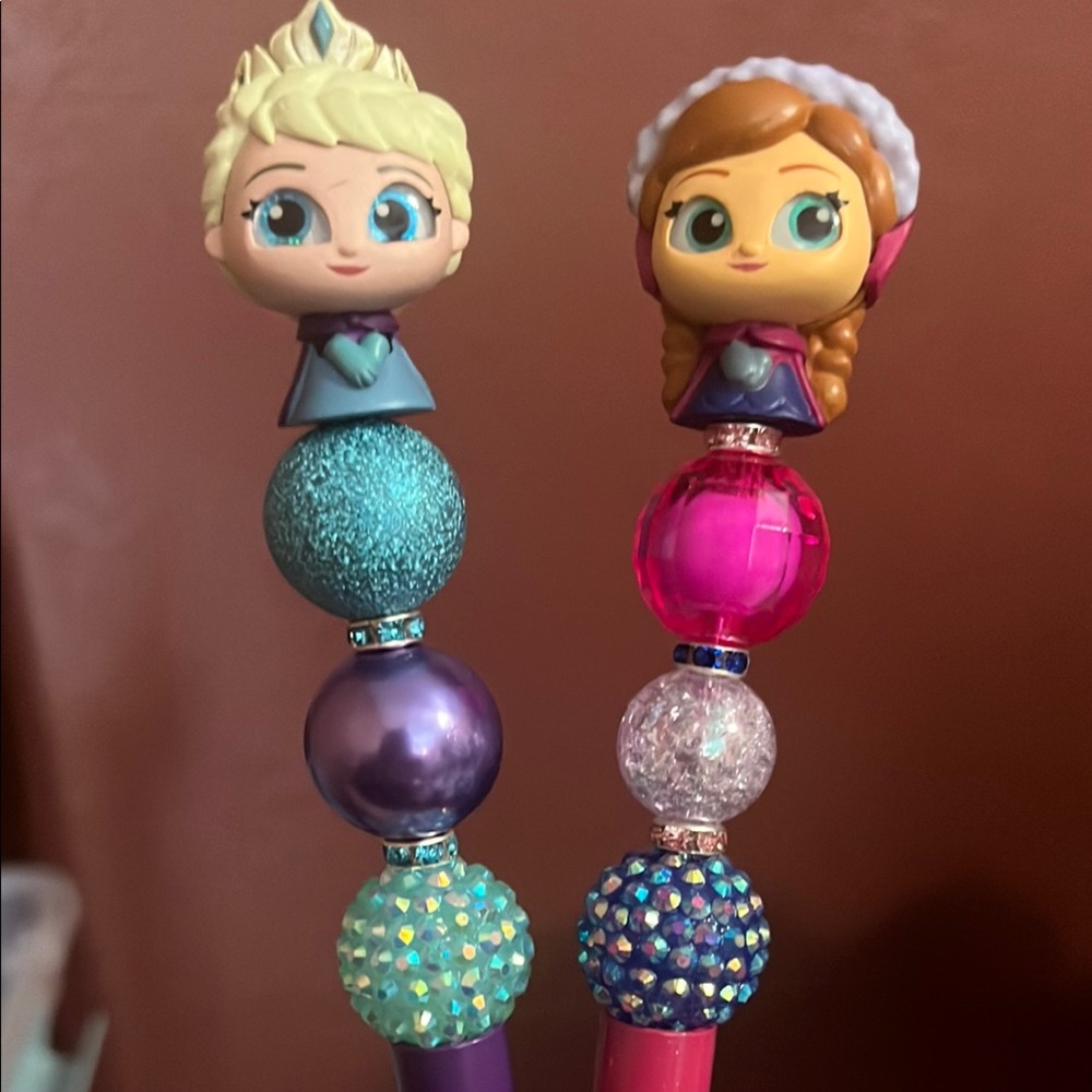 Elsa and Anna Disney Doorable Pens